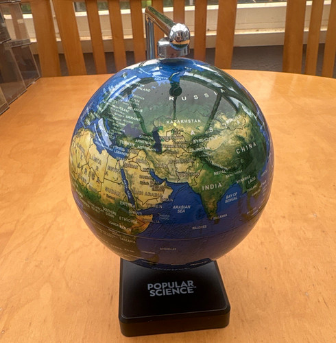 Magnetic hovering globe - , from