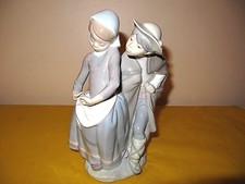 LLADRO BOY MEETS GIRL FIGURE