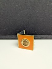 Daisy Compact Mirror gold tone