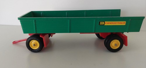 Britains farm 8 - 8, wheeled