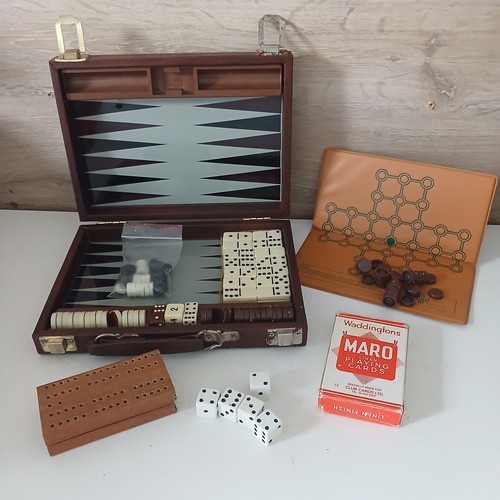 Vintage compendium games - compendium,