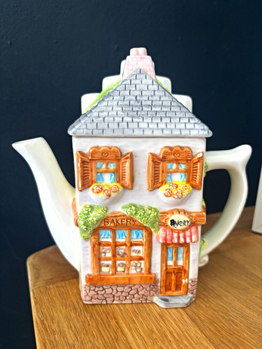 Leonardo ceramic house - ceramic, shaped