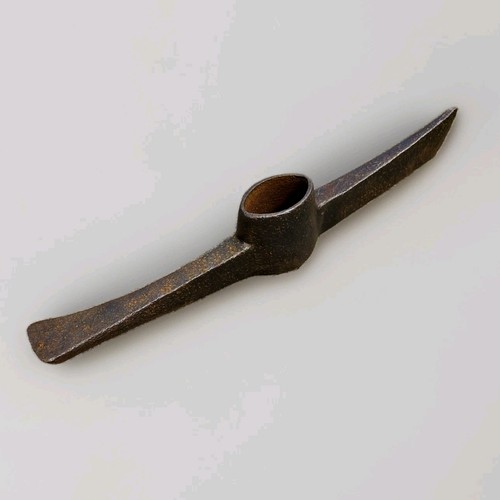 Vintage 6lb pickaxe - 6lb, –