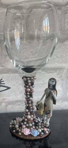 Sally figure wine glass - figure,