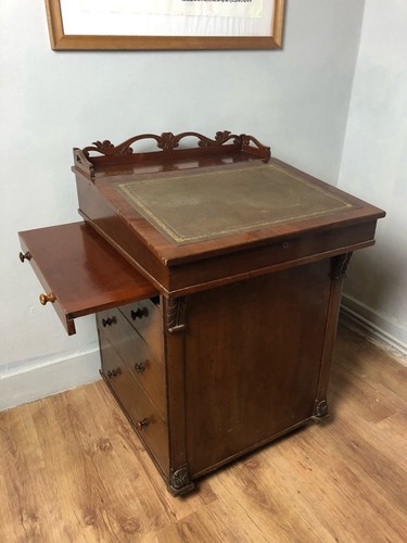 Davenport style mahogany roll - style,,
