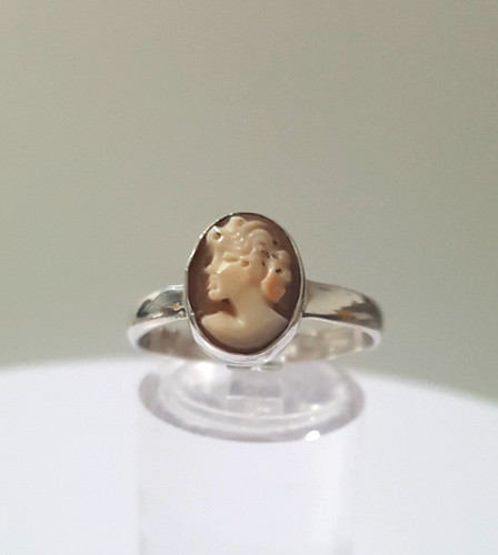 Gorgeous vintage real - real, carved