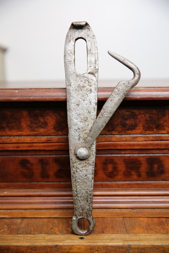 Antique cast iron latch - cast,