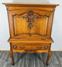 Amazing Vintage French Louis XIV/ Sideboard / Cabinet (LOT 2917)