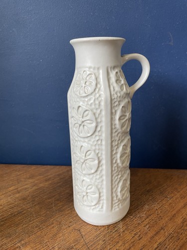 Vintage retro white bay - retro,