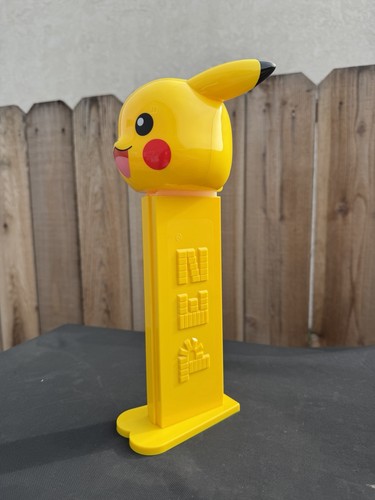 Giant pikachu pez - pez, dispenser