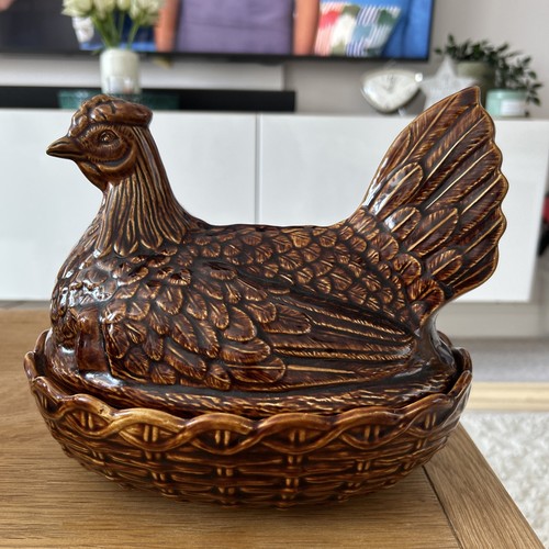 Vintage portmeirion hen on - vintage,