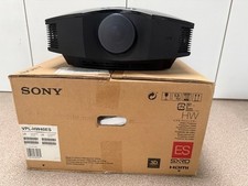 Sony VPL-HW40ES Projector and