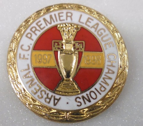 Arsenal football enamel pin - football,