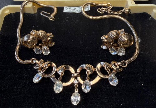 Vintage trifari necklace - vintage,