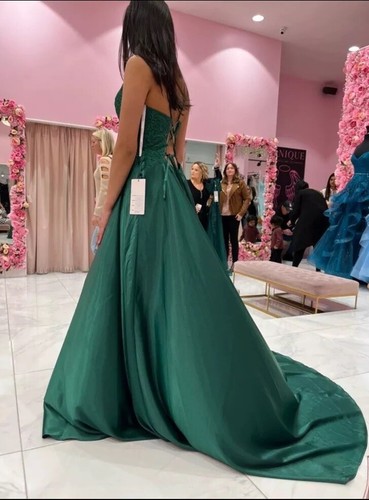 Emerald green prom - dress, with