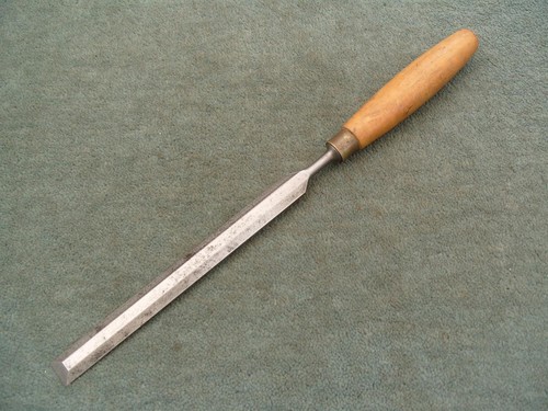 Wide bevel edged paring - 3/4",
