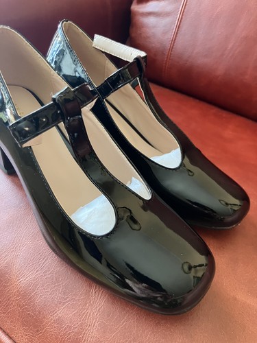 Woman black strap patent - woman's, t-strap