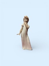 LLADRO NAO Girl Yawning , mint