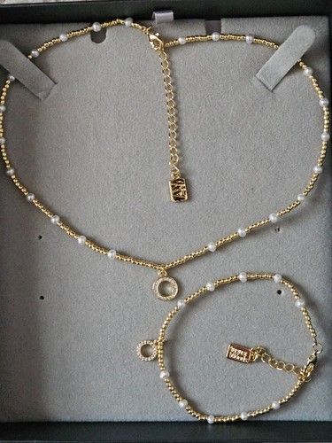 Ladies necklace bracelet - necklace/,