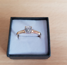 9ct yellow gold 100 facet 1ct Diamonique solitaire Ring UK size V