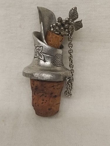 Wine bottle stopper pourer - stopper, /pourer