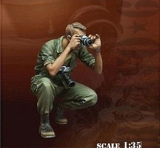 Unpainted 1/35 US Soldier