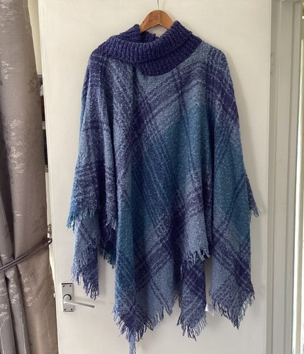 Vgc soft knitted blue wrap - blue, /
