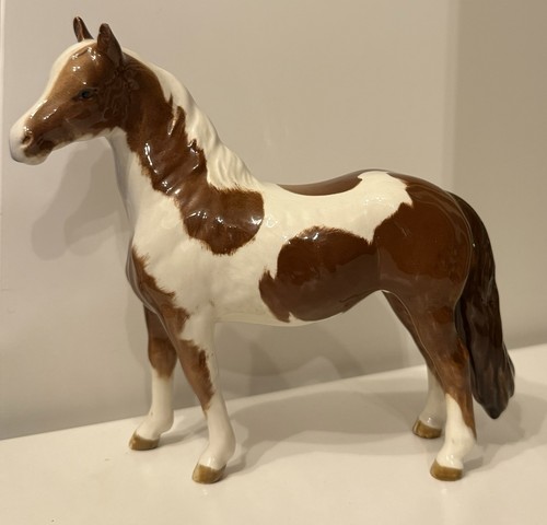 Beswick pinto pony skewbald - pinto, in
