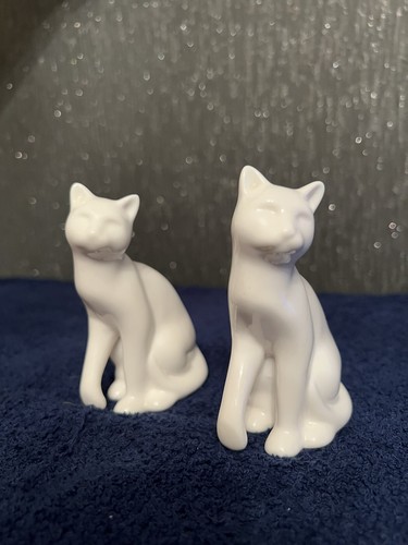 Fine porcelain white cat - fine,