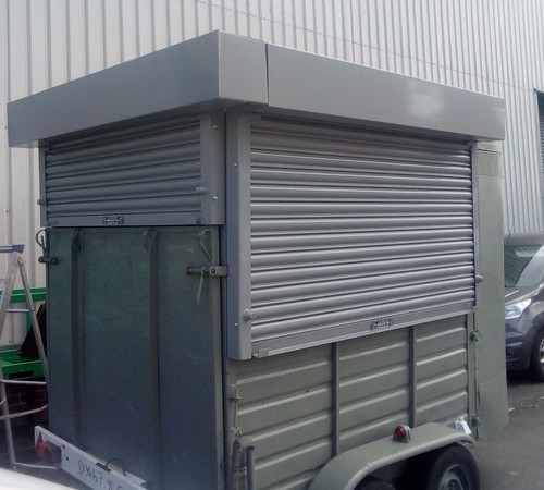 Roller shutters for your horse - roller,