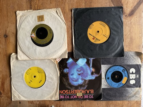 Vintage vinyl singles - x, 7”