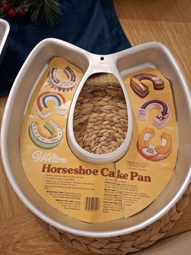 Vintage wilton horse - wilton, cake