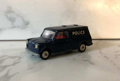 Corgi toys police austin - police,