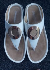 Pavers Bellisimo Toe post sandals