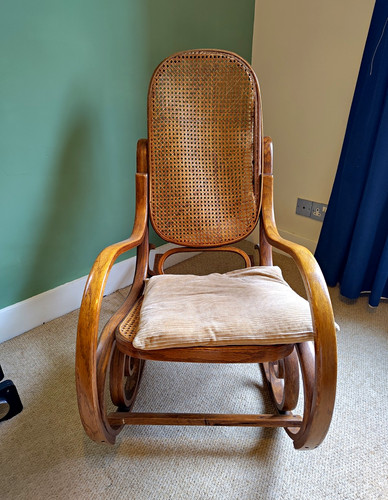 Bentwood rattan cane - &,