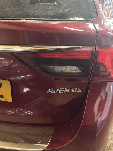 Toyota avensis rear light - avensis,
