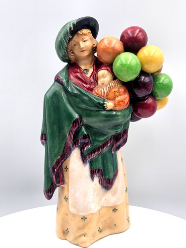 Royal doulton early figurine - royal,