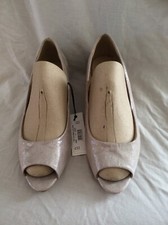 Ladies BNWT  Shiny Silver Grey Cork Peep Toe Wedges  From Collection Size 6/39