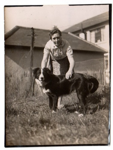Vintage 1943 snapshot image