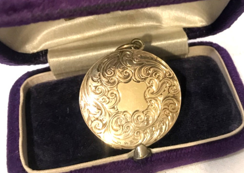Antique 9ct gold locket - 9ct,