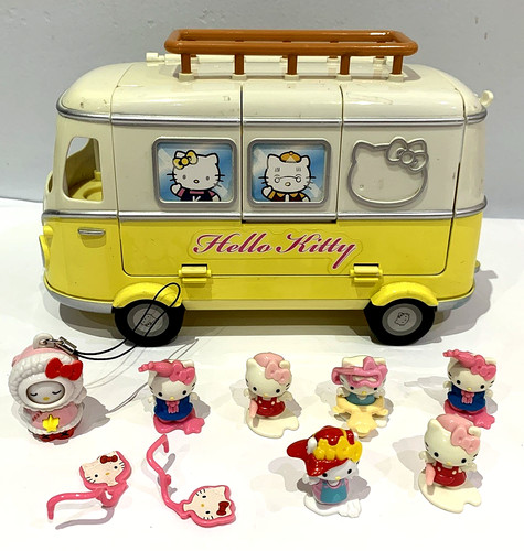 Hello kitty yellow mini bus - kitty,