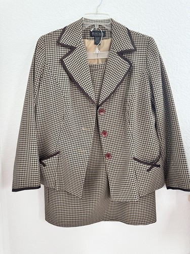 Blacker brown beige - blacker,