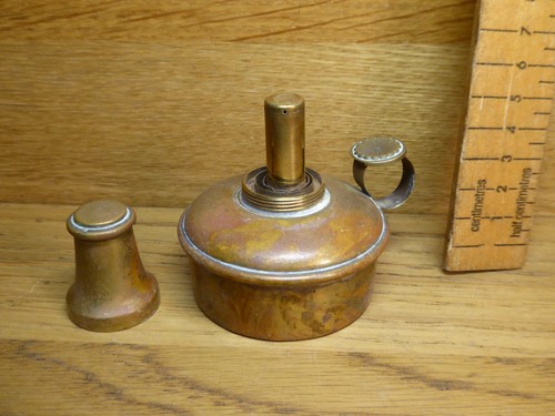 Small vintage brass oil lamp - brass,