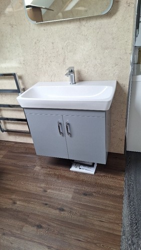 Display bathroom setting - ex,