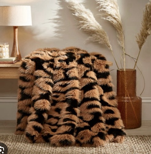 Bnwt dunelm global leopard - bnwt,