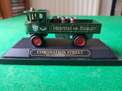 Lledo coronation street - ,