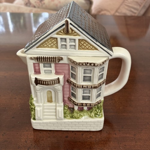 Vintage teapot house - teapot, otagiri