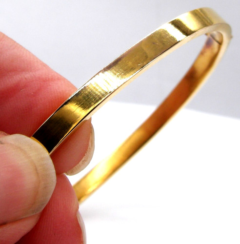 15ct yellow gold - oval, bangle