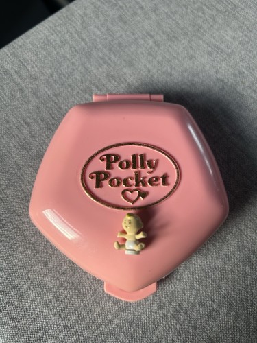 Polly pocket - pocket, the