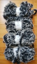 Pretty Jolly 4 Balls Faux Für